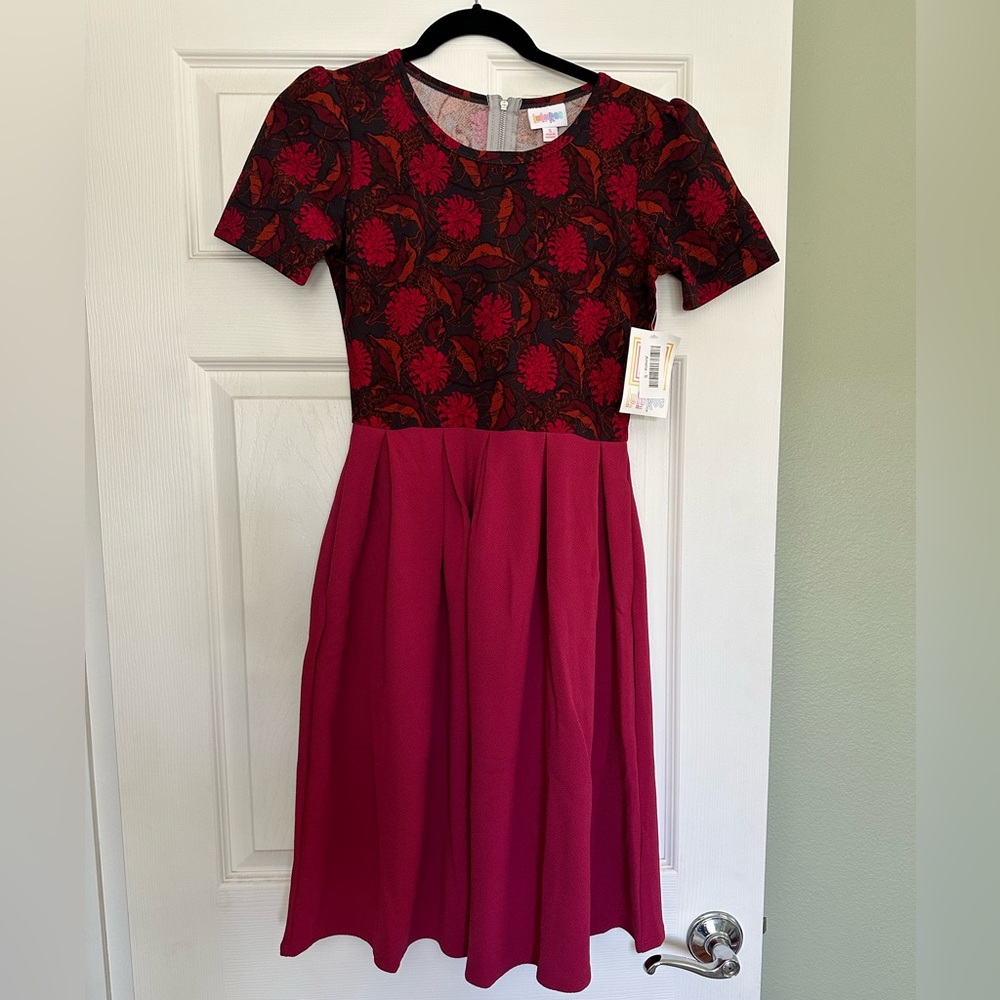 LULAROE AMELIA FLORAL SOLID SMALL DRESS